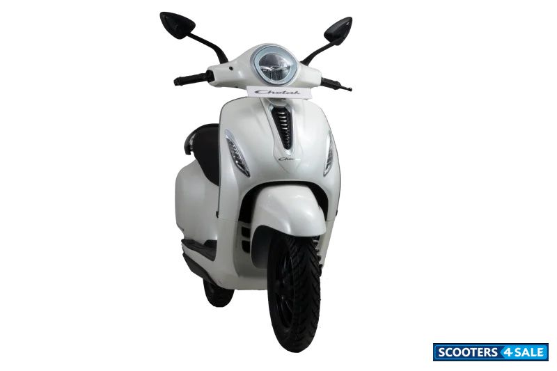 Bajaj Chetak 3502 Standard - Moon White