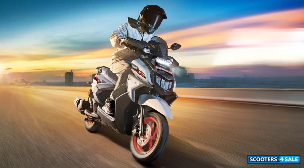 Yamaha RayZR Street Rally 125 Fi Hybrid 2024